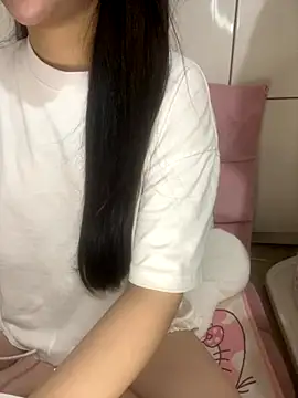 Snapshot of RubyBerry chatting on 09.25.25 RubyBerry online show from 09.25.25