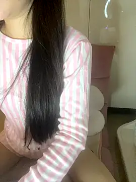 Snapshot of RubyBerry chatting on 10.27.25 RubyBerry online show from 10.27.25