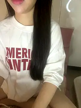 Snapshot of RubyBerry chatting on 10.30.25 RubyBerry online show from 10.30.25