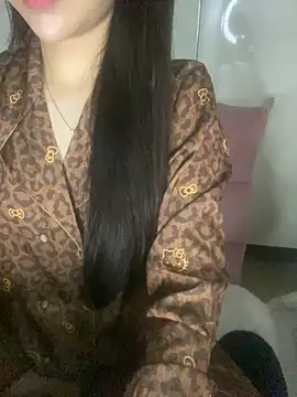 Snapshot of RubyBerry chatting on 11.05.25 RubyBerry online show from 11.05.25