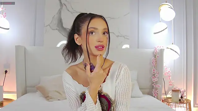 AdoraCortes online show from 11.05.25