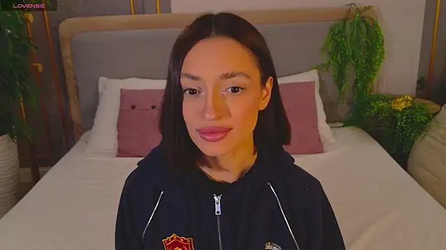 AdoraCortes online show from 04.12.26