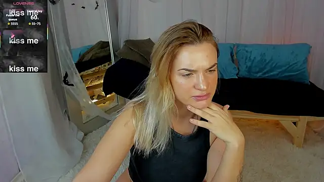 Snapshot of Marie_Ellie chatting on 11.12.25 Marie Ellie online show from 11.12.25