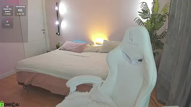 Snapshot of Marie_Ellie chatting on 02.04.26 Marie Ellie online show from 02.04.26