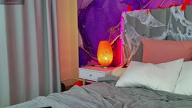 ViolaParkerss online show from 10.27.25