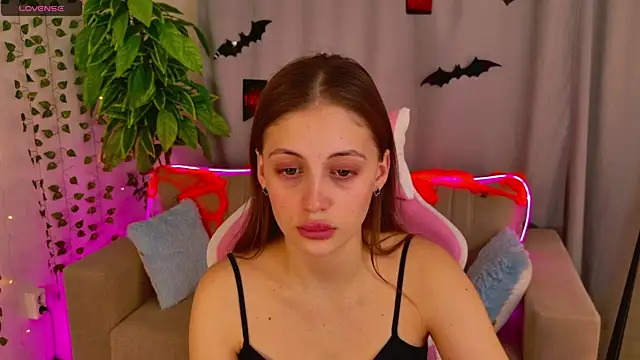 ViolaParkerss online show from 10.31.25