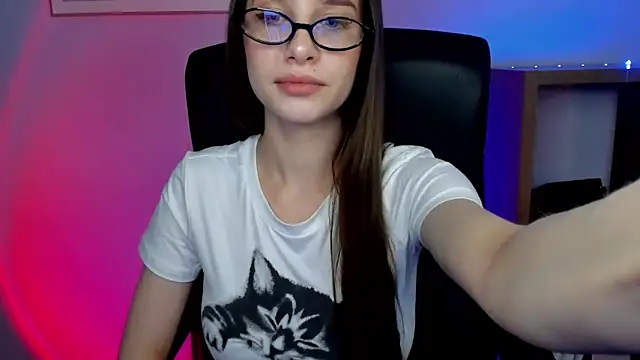 LuxMaya online show from 02.12.26