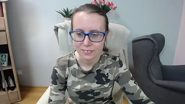 Snapshot of sweetxLizzy chatting on 04.27.26 sweetxLizzy online show from 04.27.26