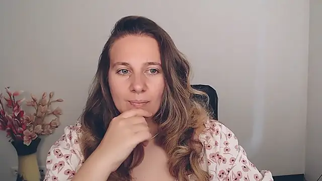 Darklure  online show from 09.15.25