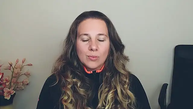 Darklure  online show from 10.02.25