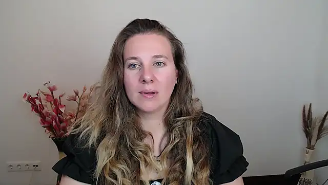 Darklure  online show from 10.08.25