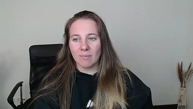 Darklure  online show from 10.31.25