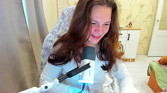 Snapshot of yourdreamm_ chatting on 10.20.25 yourdreamm online show from 10.20.25