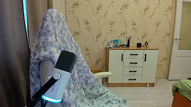 Snapshot of yourdreamm_ chatting on 10.24.25 yourdreamm online show from 10.24.25