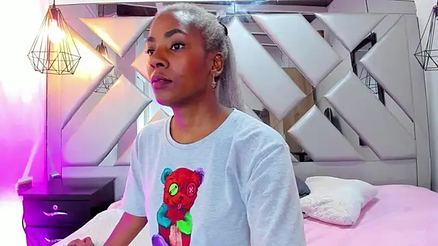 Lorenn Hill online show from 09.28.25