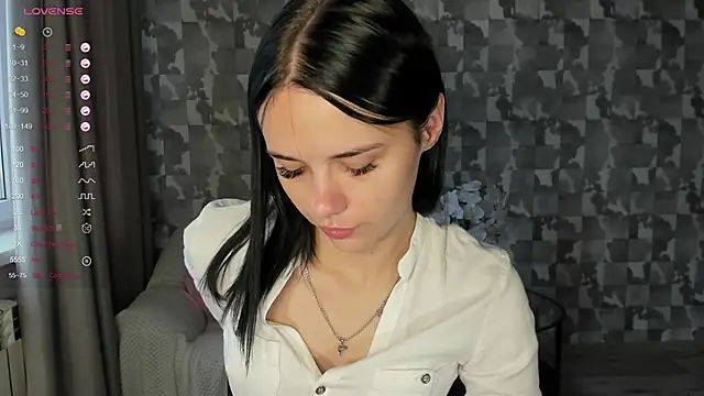 Snapshot of Kseni_a chatting on 10.22.25 Kseni a online show from 10.22.25