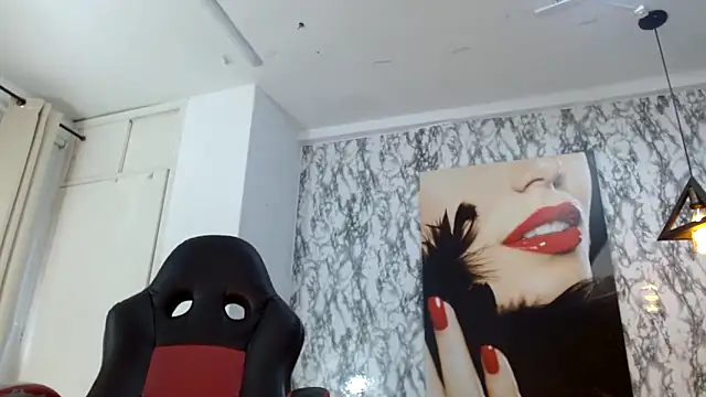 Snapshot of mariani_smith chatting on 10.12.25 mariani smith online show from 10.12.25