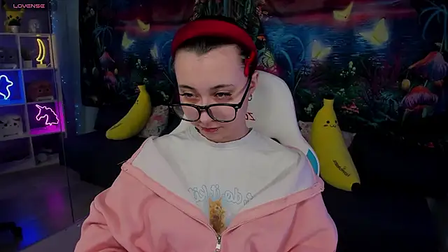 ClaraParks online show from 03.08.26