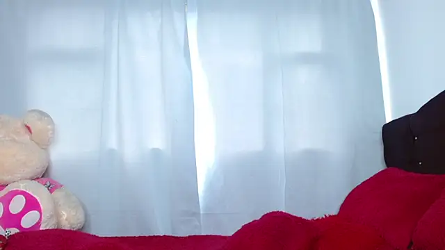 Charlothe Wright online show from 10.01.25