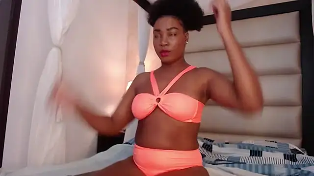 Snapshot of AvaLucci chatting on 10.18.25 AvaLucci online show from 10.18.25