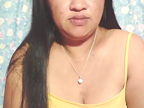 hotolivia34 online show from 12.21.25