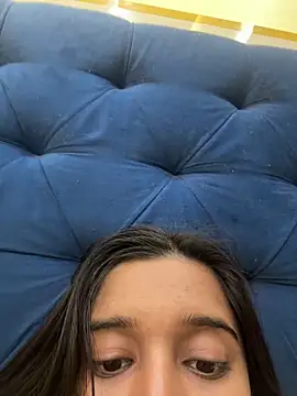 Snapshot of desitease chatting on 10.11.25 desitease online show from 10.11.25