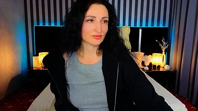 MissRossi online show from 10.11.25