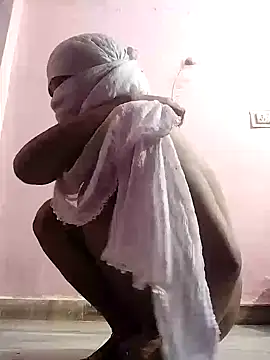 Snapshot of amolicars chatting on 10.22.25 amolicars online show from 10.22.25