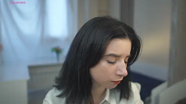 DorisDenmon online show from 10.05.25