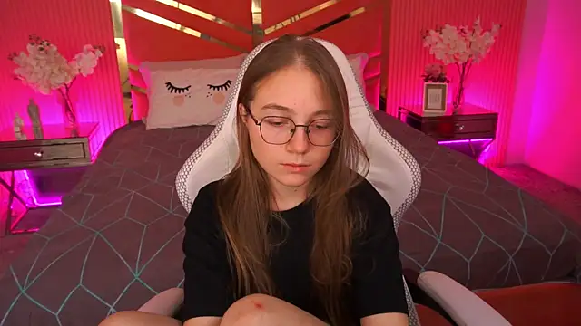 ArrinaWairr online show from 10.03.25