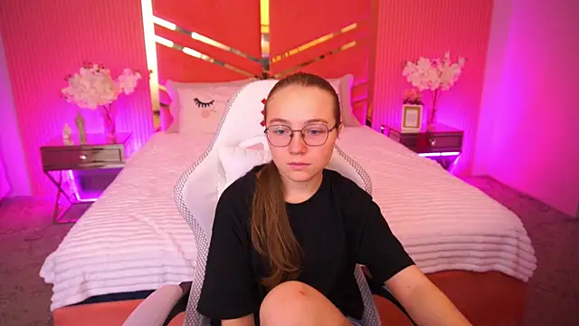 ArrinaWairr online show from 10.09.25