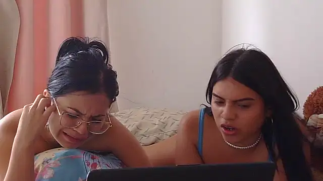 Snapshot of kattaleya_21 chatting on 10.11.25 kattaleya 21 online show from 10.11.25