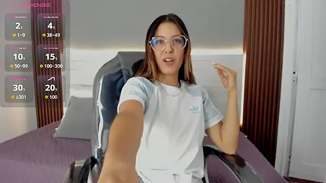 Emmy Meadows online show from 09.22.25