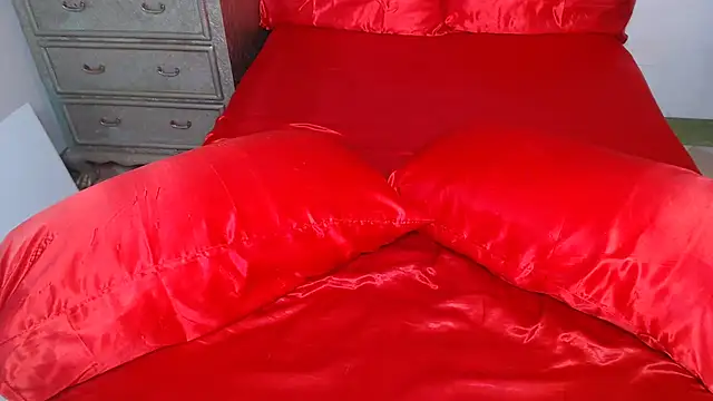 Ambra  online show from 10.26.25