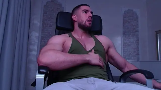 Snapshot of IvanHydee chatting on 10.13.25 IvanHydee online show from 10.13.25