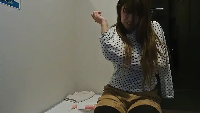 Snapshot of SAKI_saki_01 chatting on 12.04.25 SAKI saki 01 online show from 12.04.25