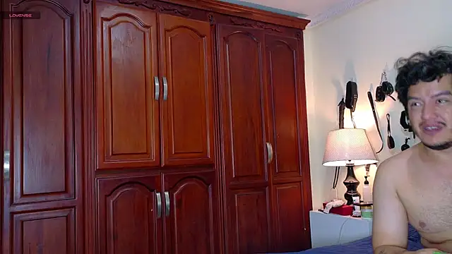 RoxyandAron2 online show from 04.19.26