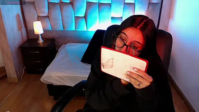 Bonnali lune online show from 02.15.26