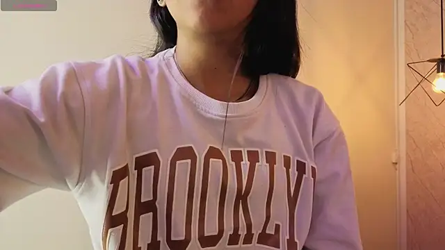 Snapshot of Sheilly_brown chatting on 06.25.26 Sheilly brown online show from 06.25.26