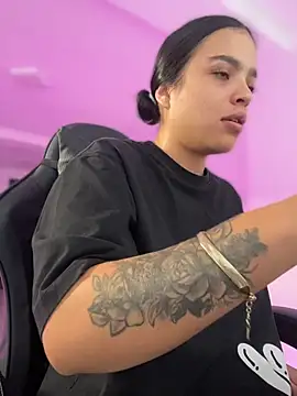 JuanitaMore01 online show from 04.06.26