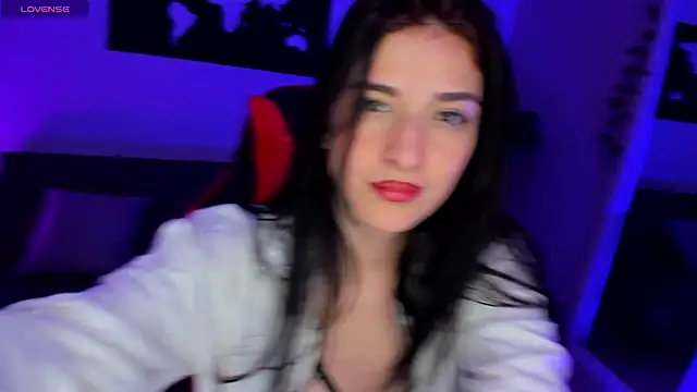 ZoeValencia1 online show from 11.13.25