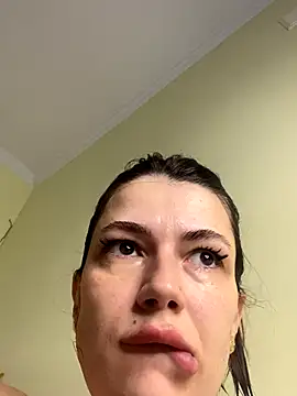 Snapshot of Cute_Erika chatting on 09.24.25 Cute Erika online show from 09.24.25