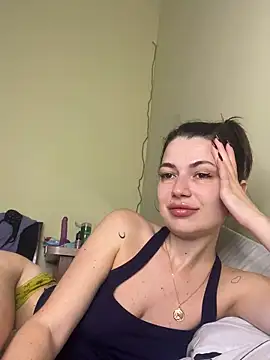 Snapshot of Cute_Erika chatting on 10.24.25 Cute Erika online show from 10.24.25