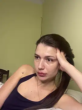 Snapshot of Cute_Erika chatting on 10.29.25 Cute Erika online show from 10.29.25