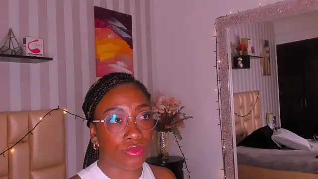 DarkHoneyy online show from 10.28.25