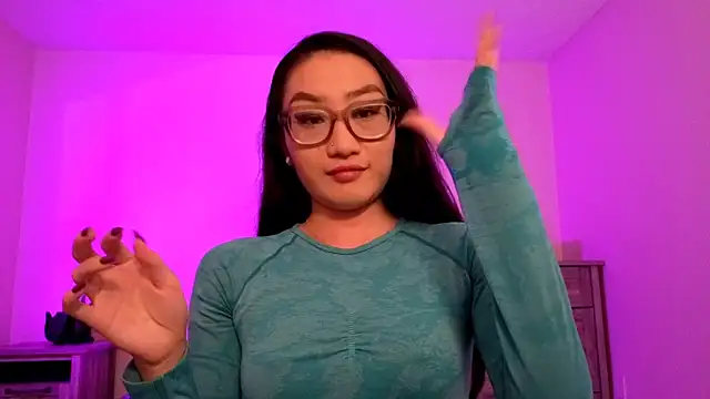 Aliciaz3 online show from 10.05.25