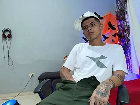 sweet Brunettes01 online show from 10.17.25