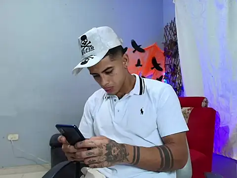 sweet Brunettes01 online show from 10.18.25