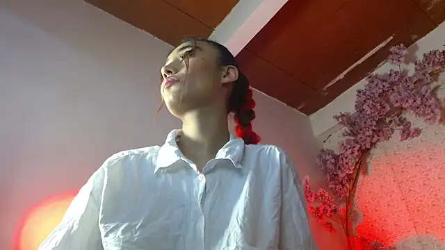 Liawood1 online show from 09.20.25