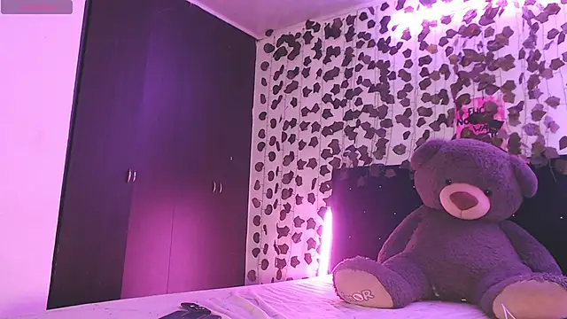 Liawood1 online show from 09.29.25